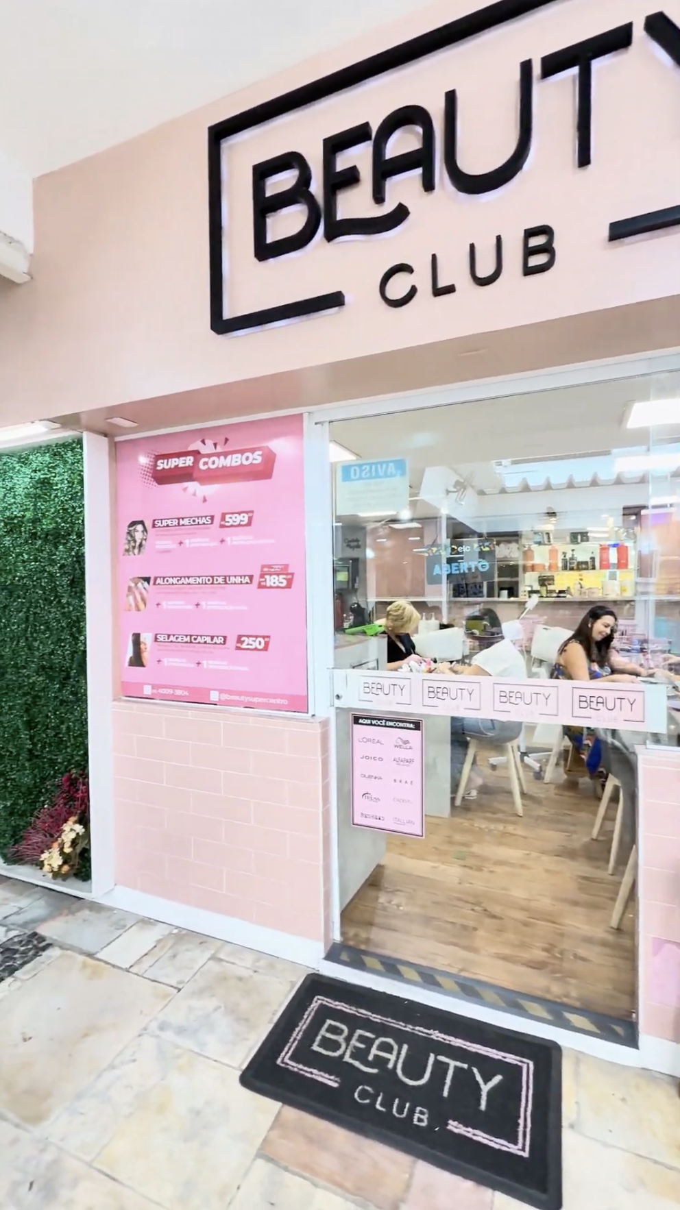 Entrada do salão Beauty Club